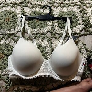Tommy Hilfiger Women's White Lace Trim Bra